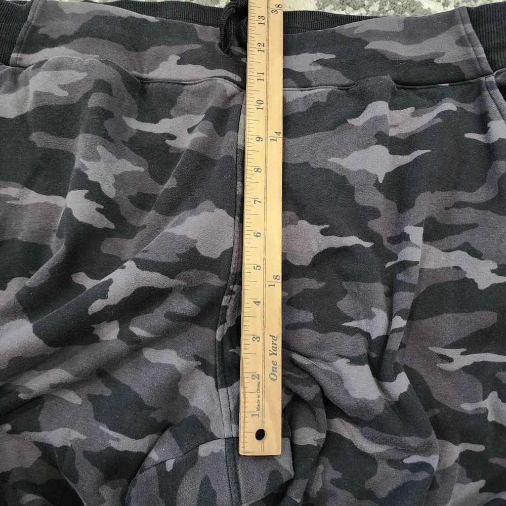 Athleta black camo women's size 2X capri sweatpants - Picture 5 of 7